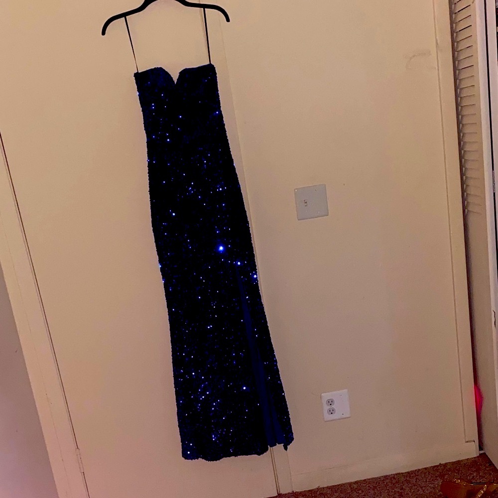 Elegant Blue Backless Dress